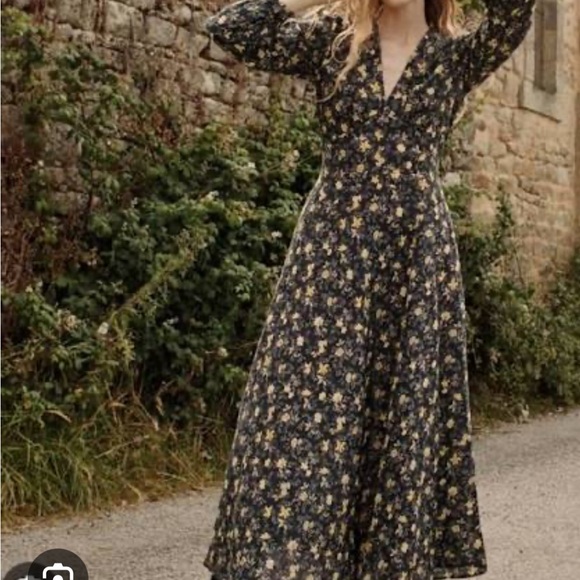 Doen Dresses & Skirts - Doen noir winding blossoms Charleston midi dress size medium